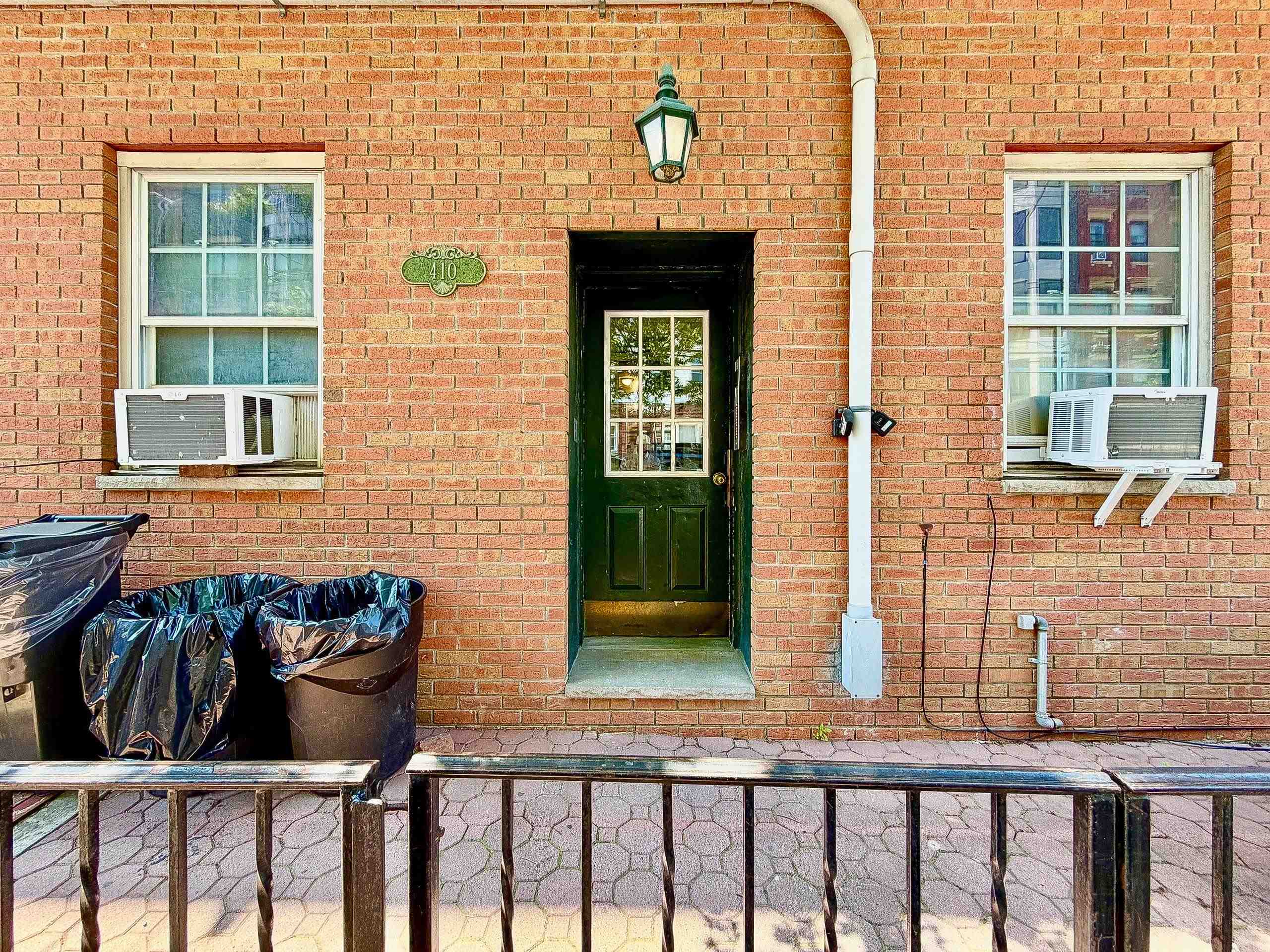410 ADAMS ST Unit: 1R