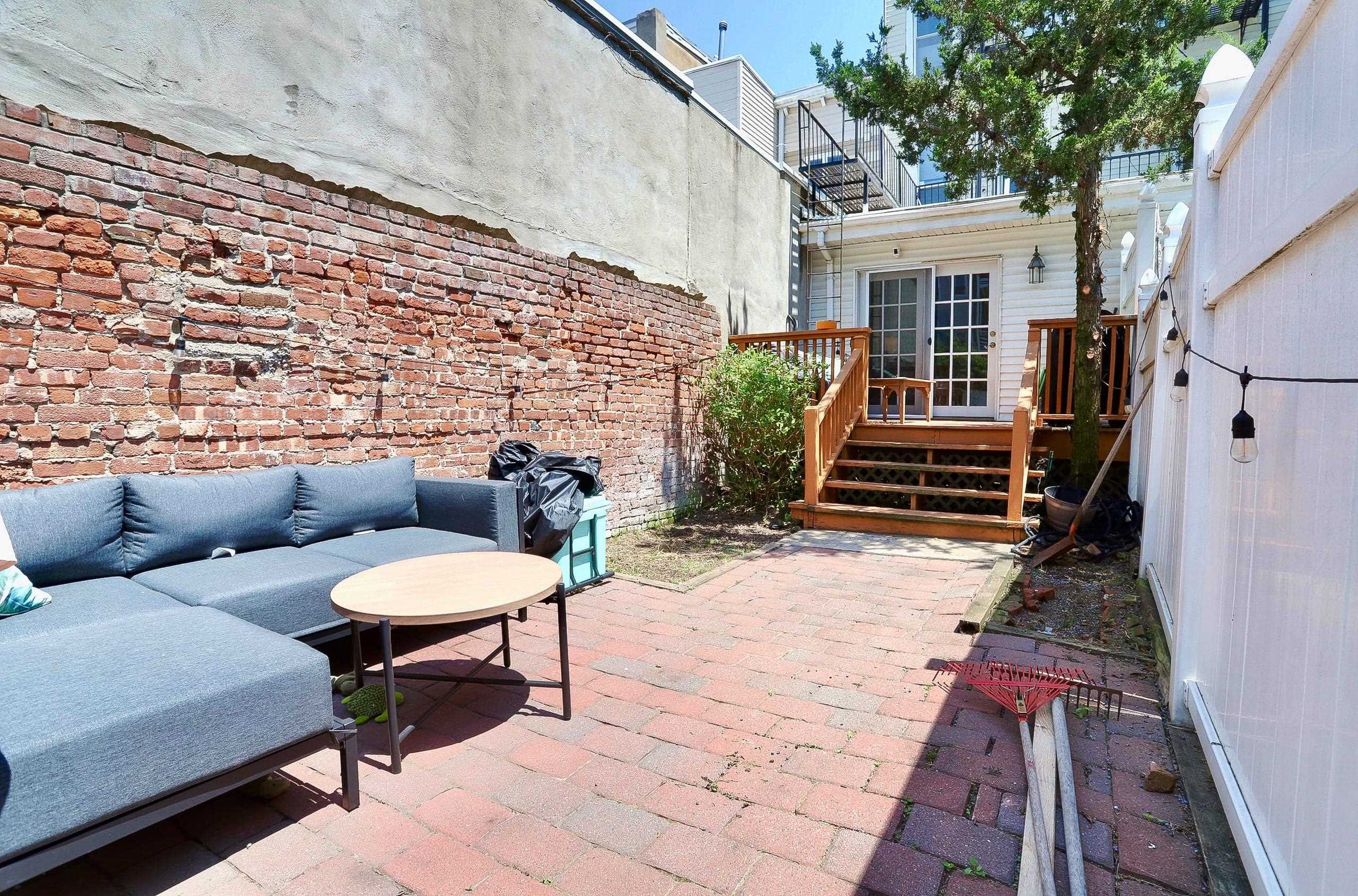 410 ADAMS ST Unit: 1R