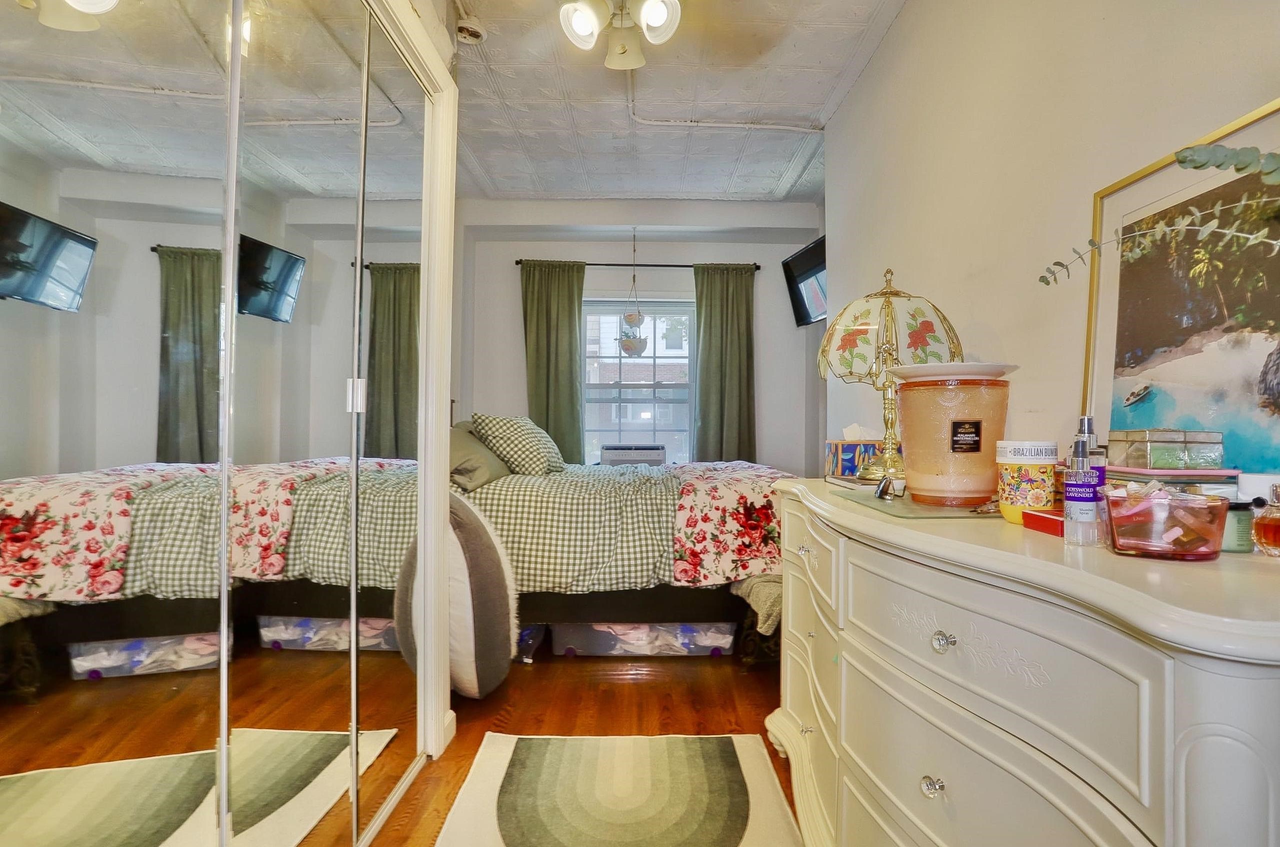 410 ADAMS ST Unit: 1R