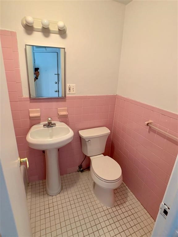 404 ADAMS ST Unit: 6
