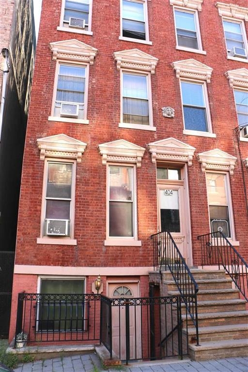 404 ADAMS ST Unit: 6