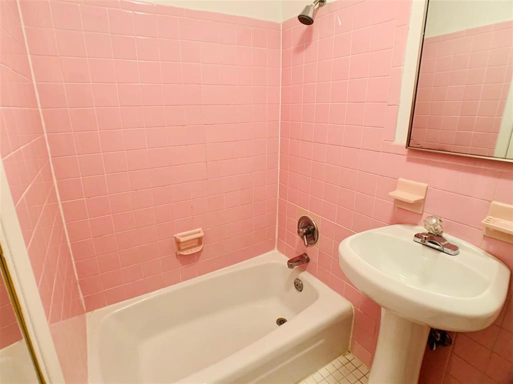 404 ADAMS ST Unit: 6