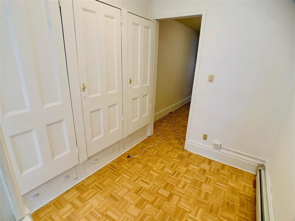 404 ADAMS ST Unit: 6
