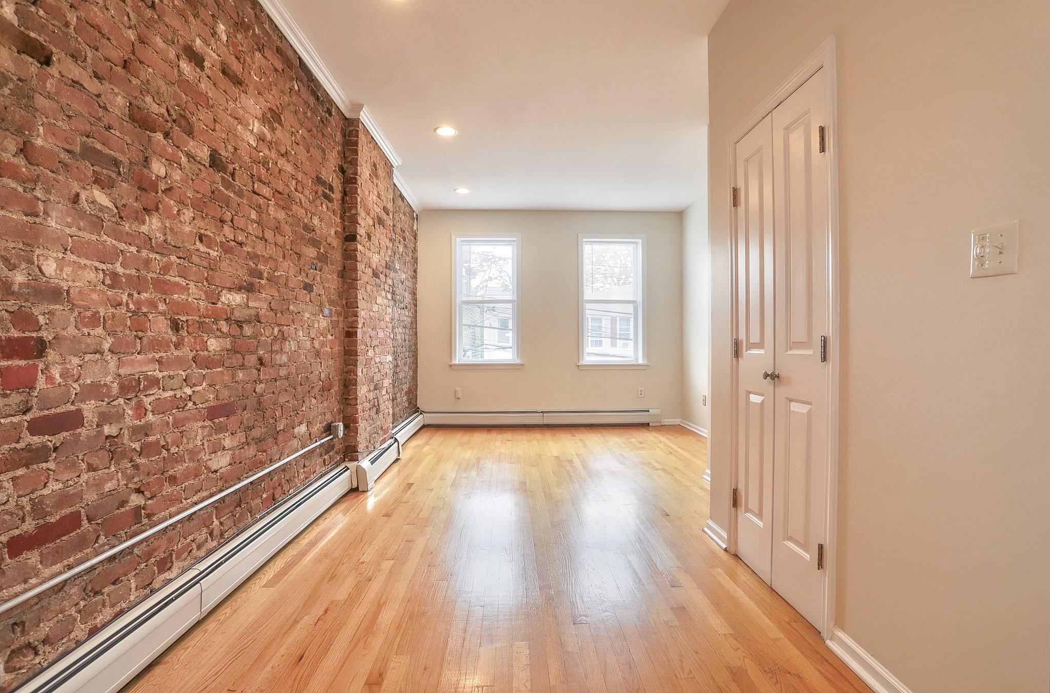 273 WEBSTER AVE Unit: 4