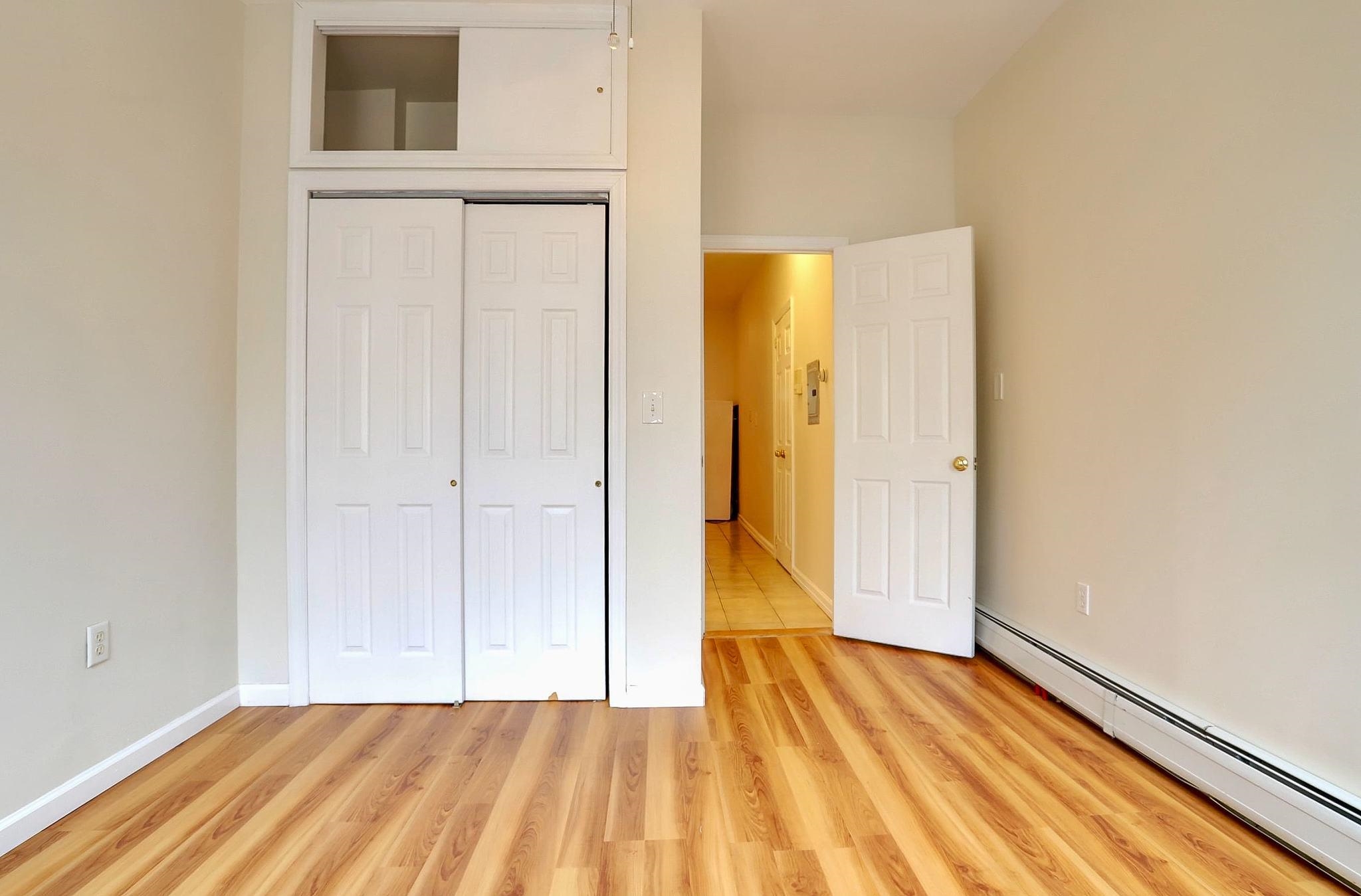 273 WEBSTER AVE Unit: 4