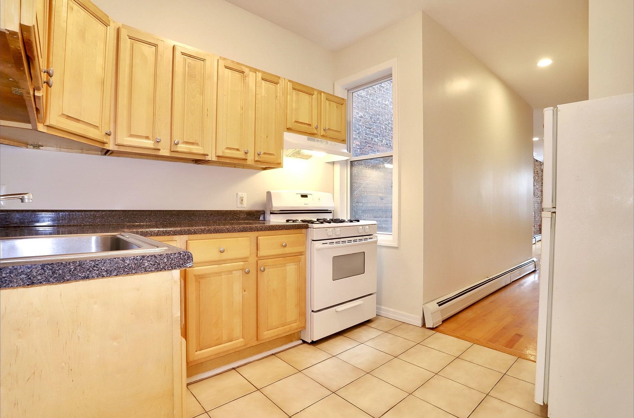 273 WEBSTER AVE Unit: 4