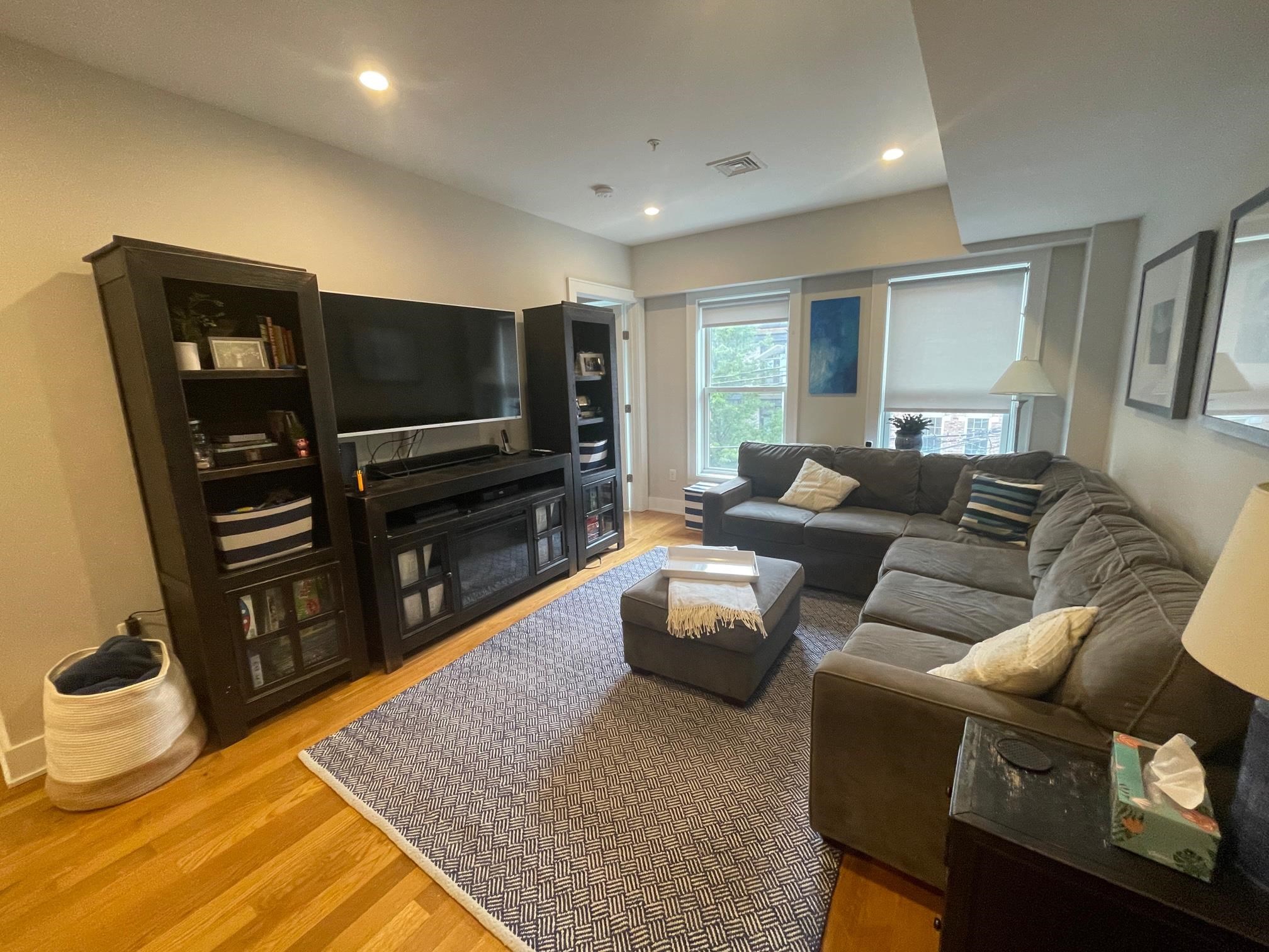 609 MONROE ST Unit: 2