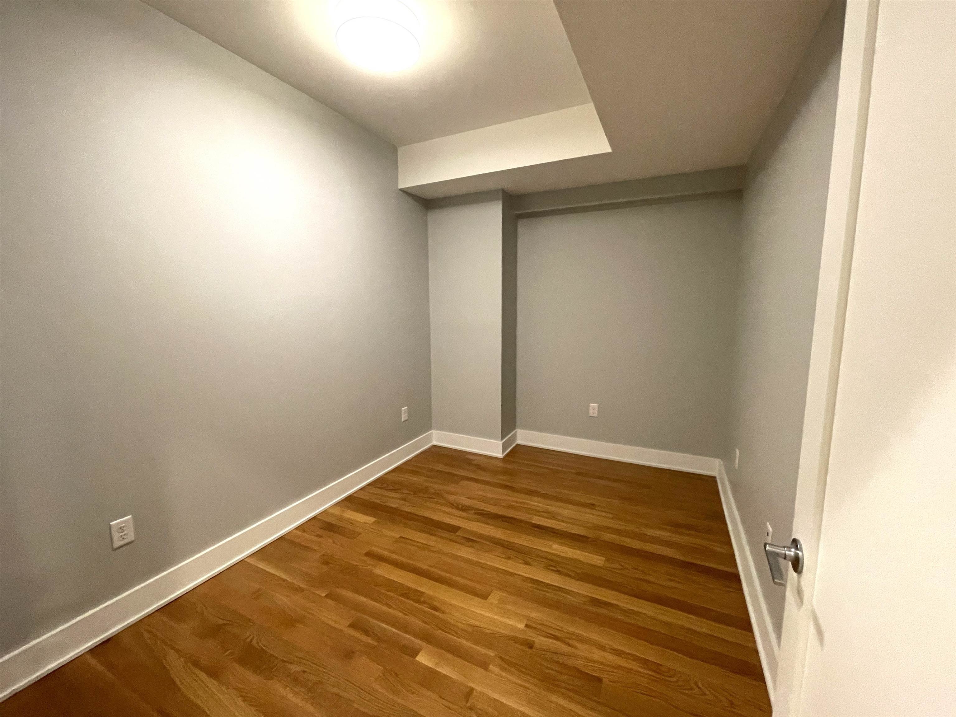 609 MONROE ST Unit: 2