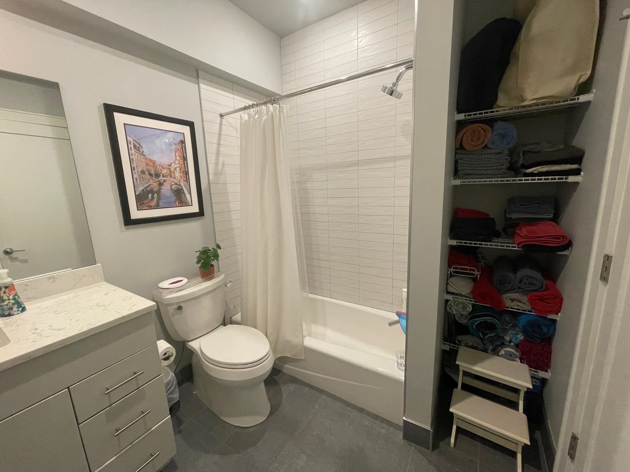 609 MONROE ST Unit: 2