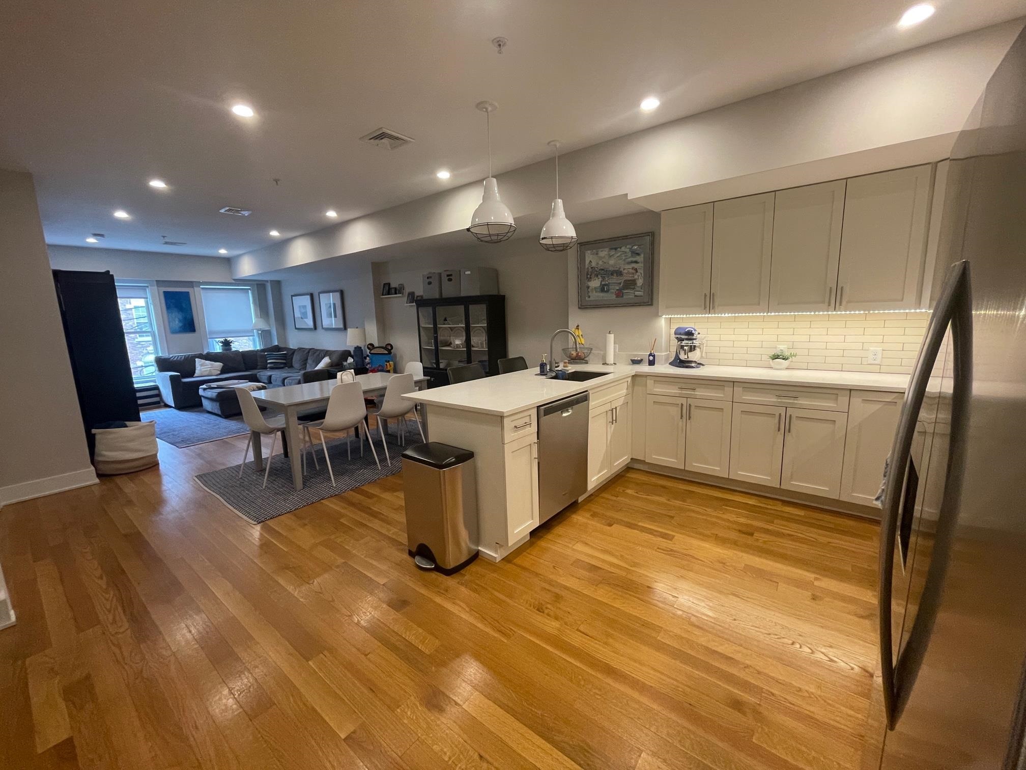 609 MONROE ST Unit: 2