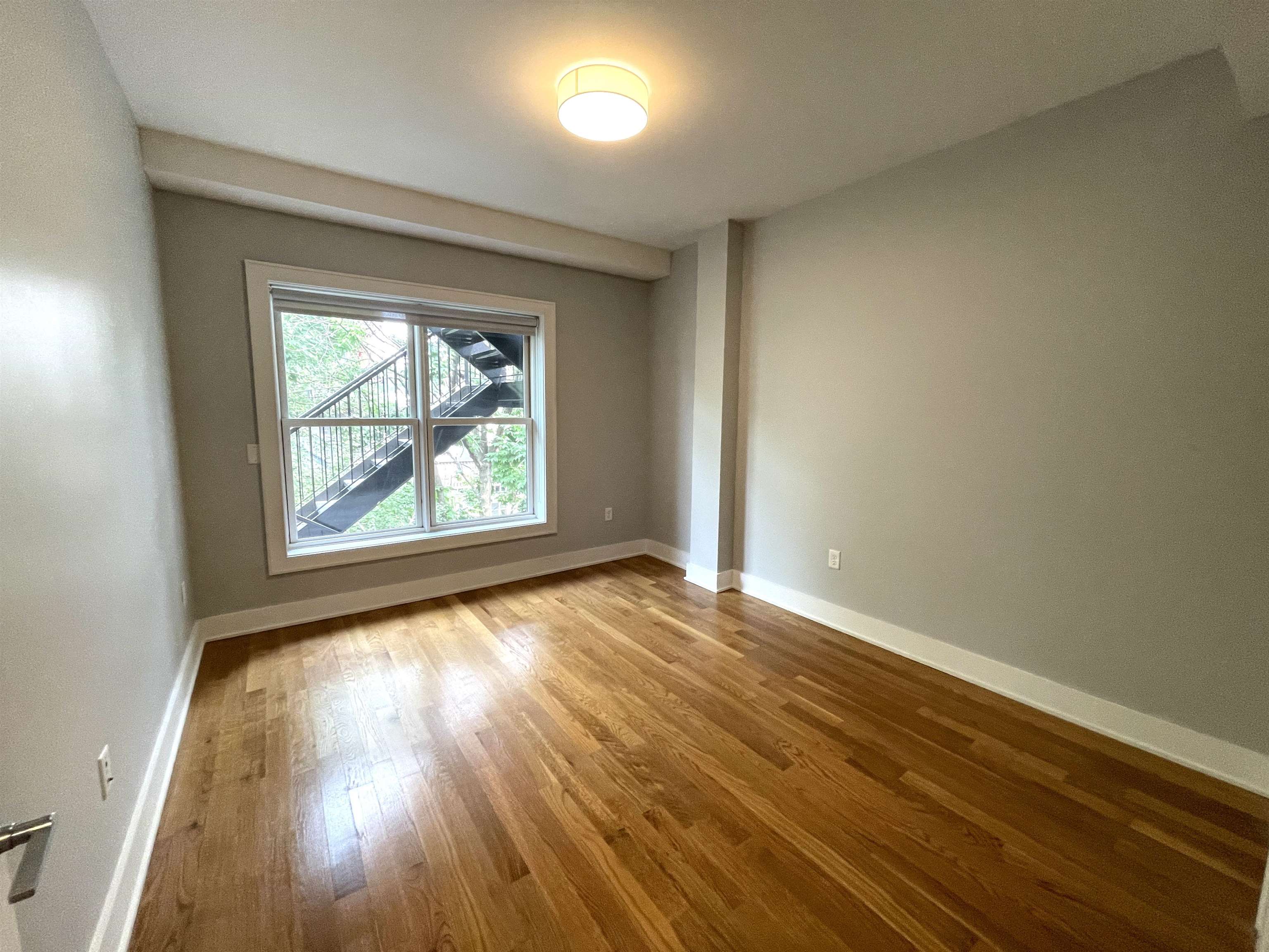 609 MONROE ST Unit: 2
