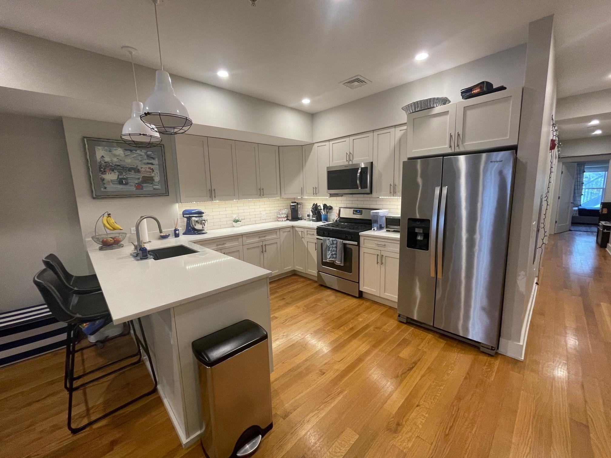 609 MONROE ST Unit: 2
