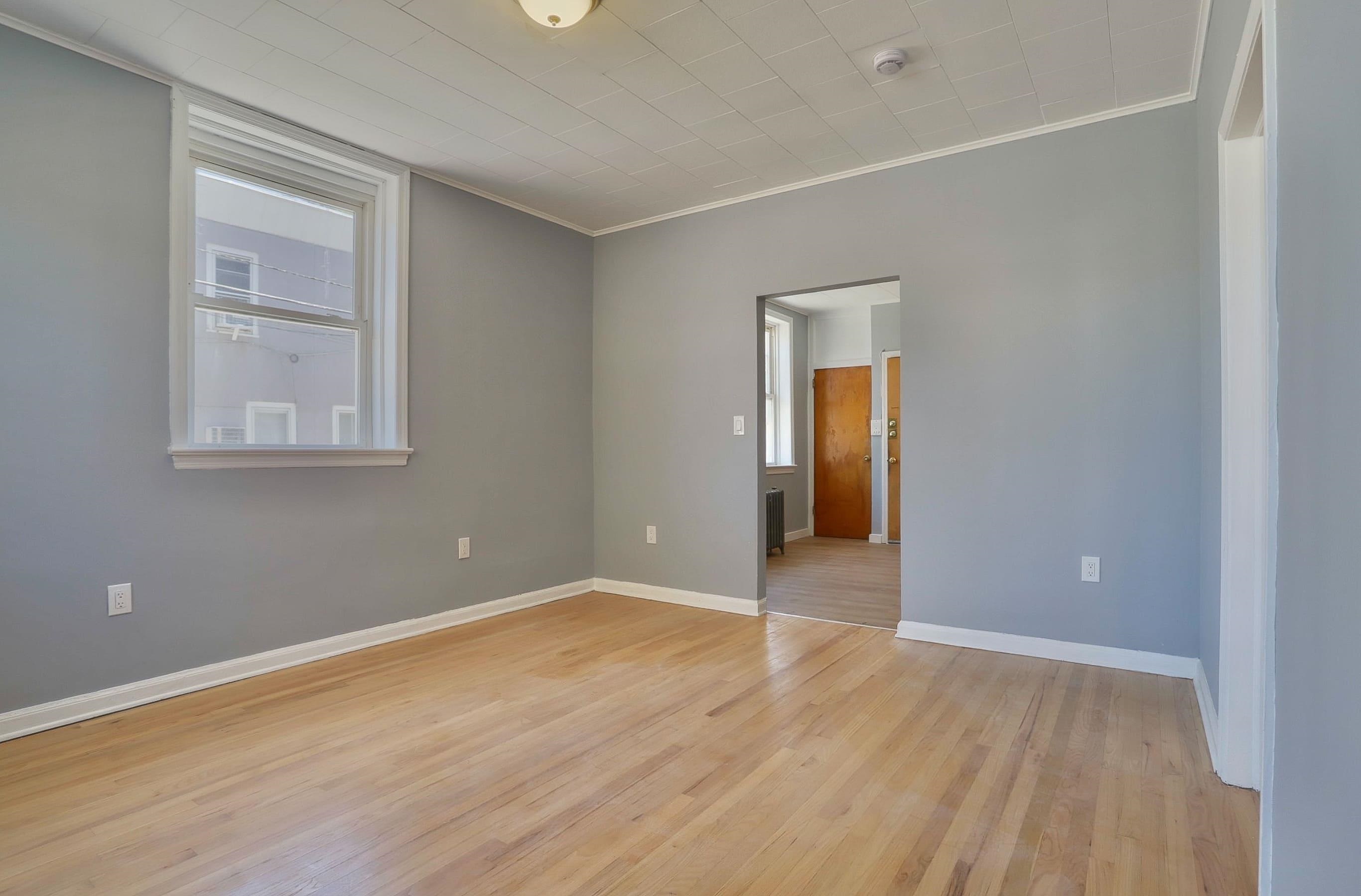 581 59TH ST Unit: 2
