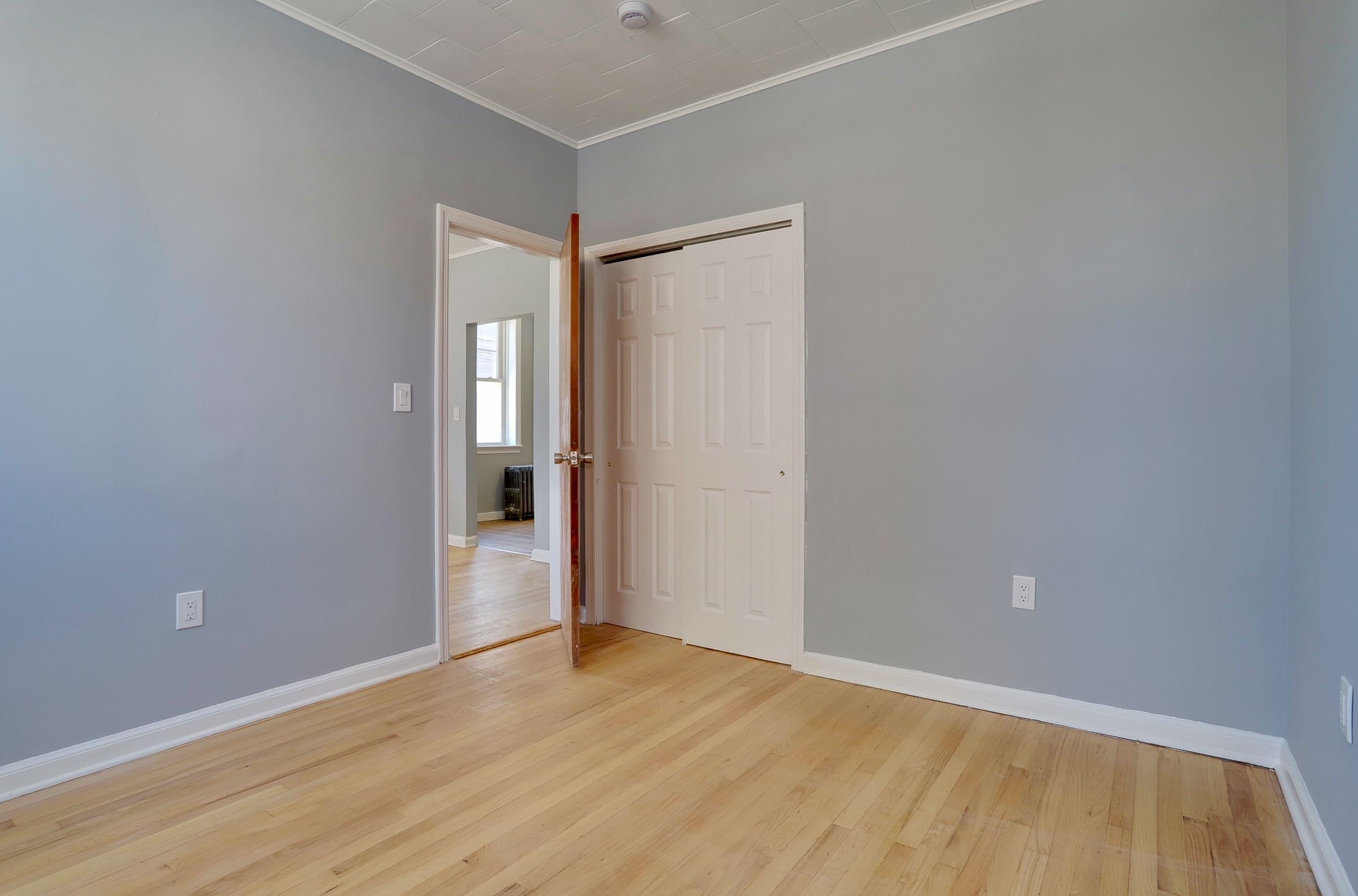 581 59TH ST Unit: 2