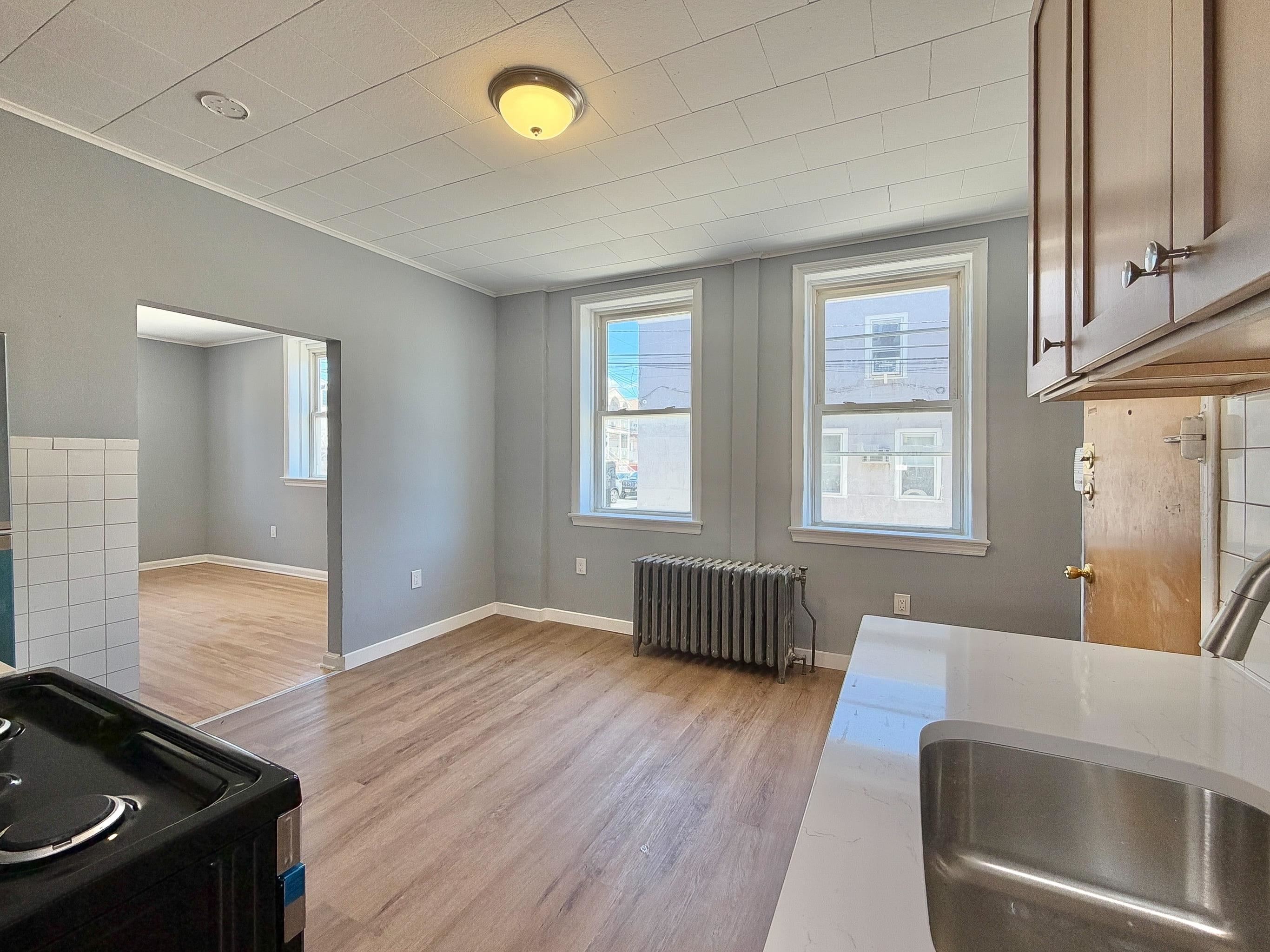 581 59TH ST Unit: 2