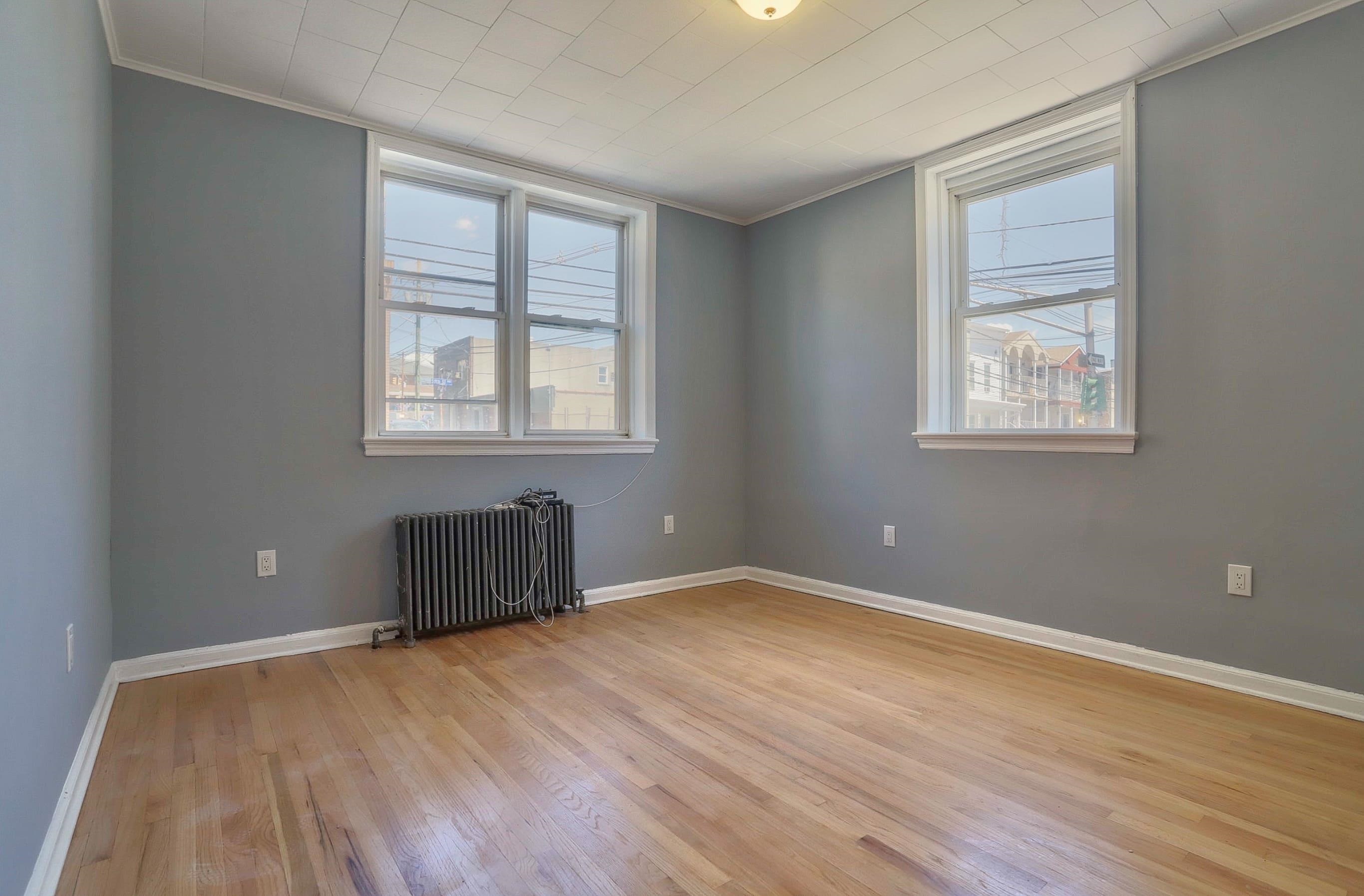 581 59TH ST Unit: 2
