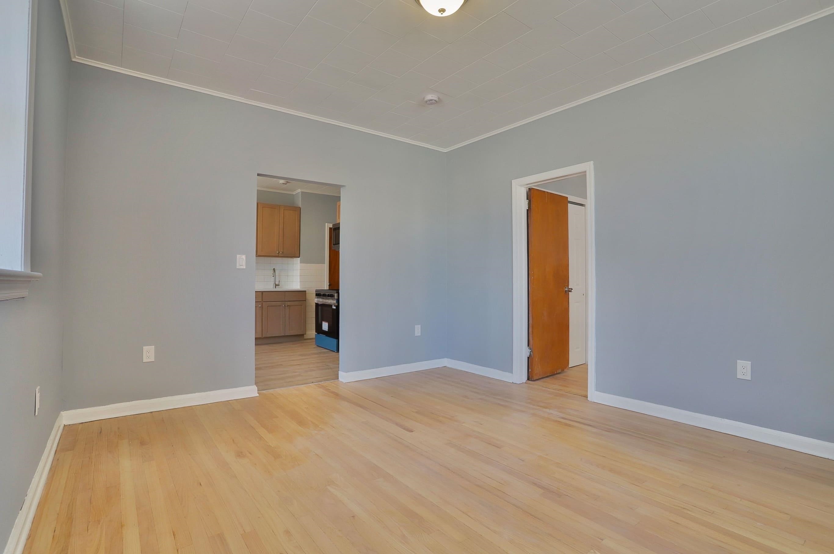 581 59TH ST Unit: 2