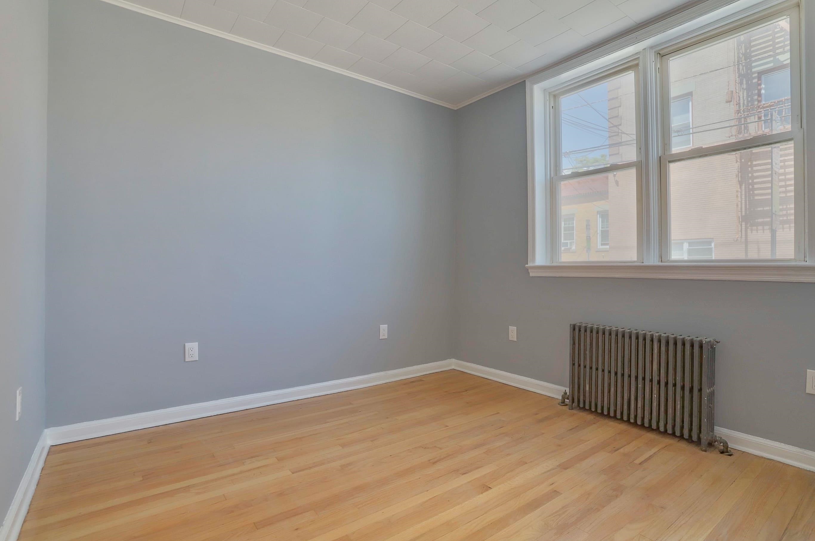 581 59TH ST Unit: 2
