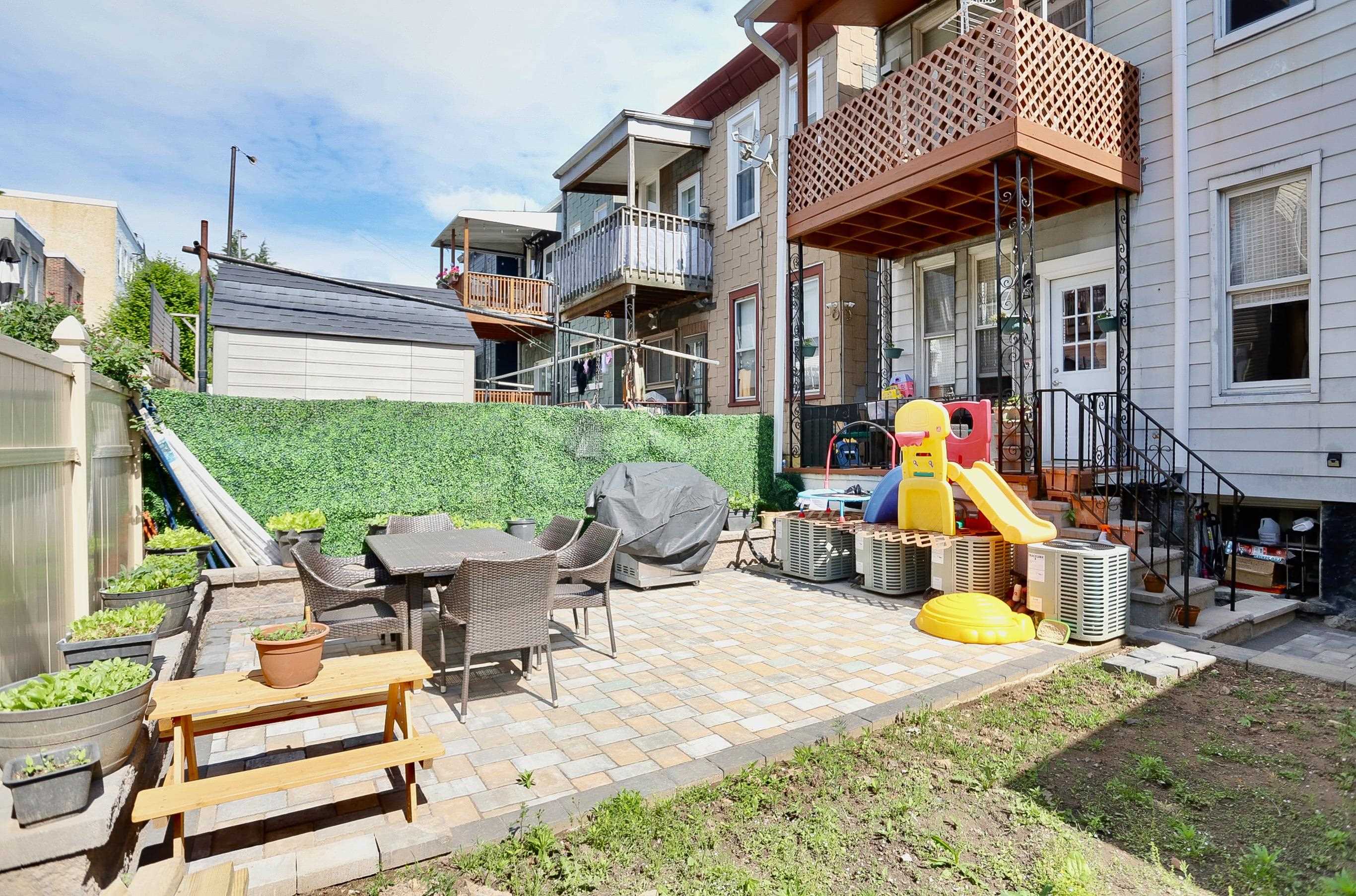 125 OAK ST Unit: 1