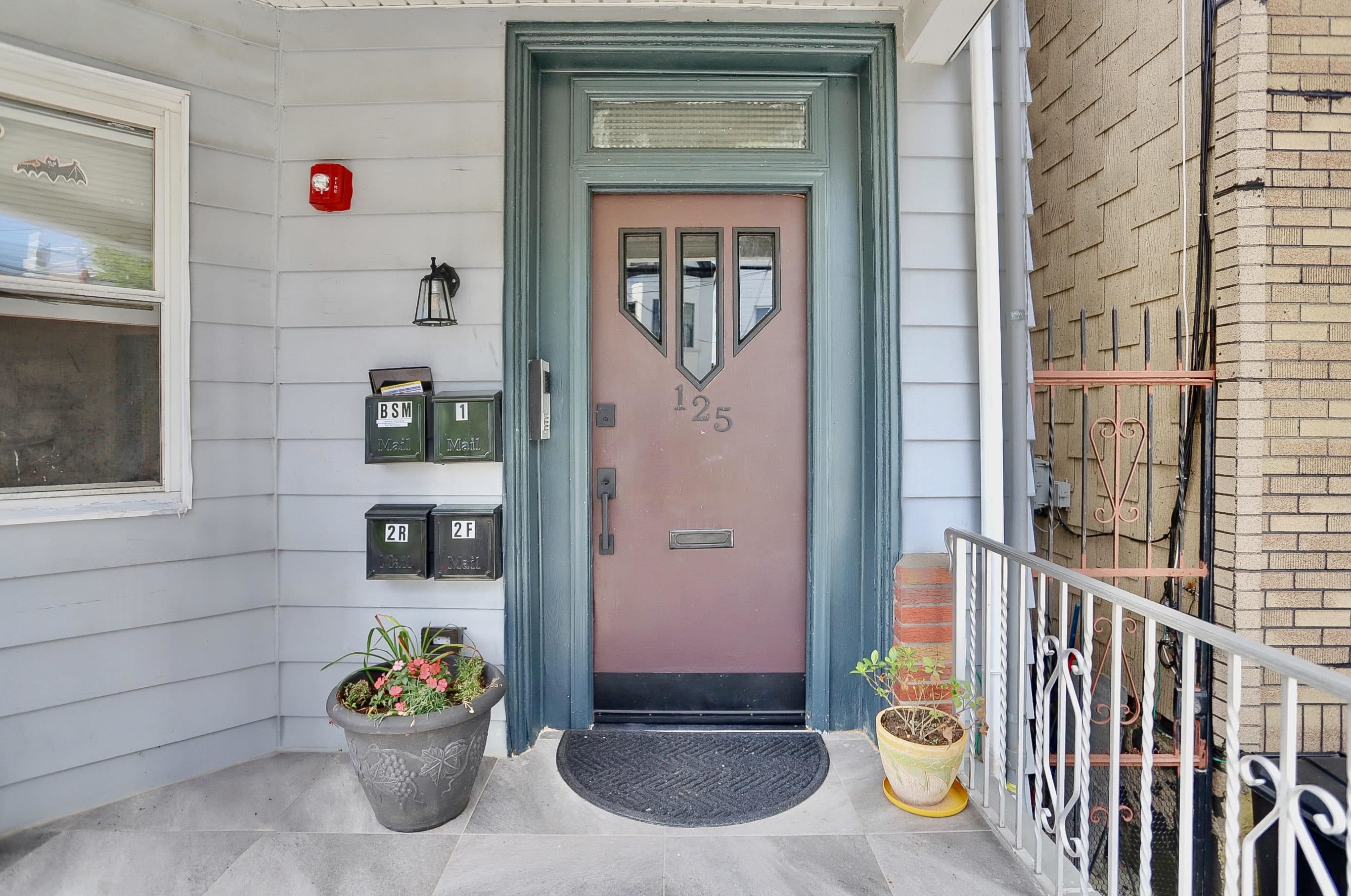 125 OAK ST Unit: 1