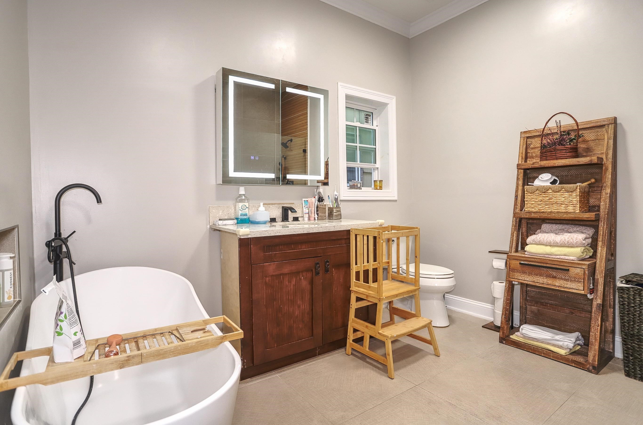 125 OAK ST Unit: 1