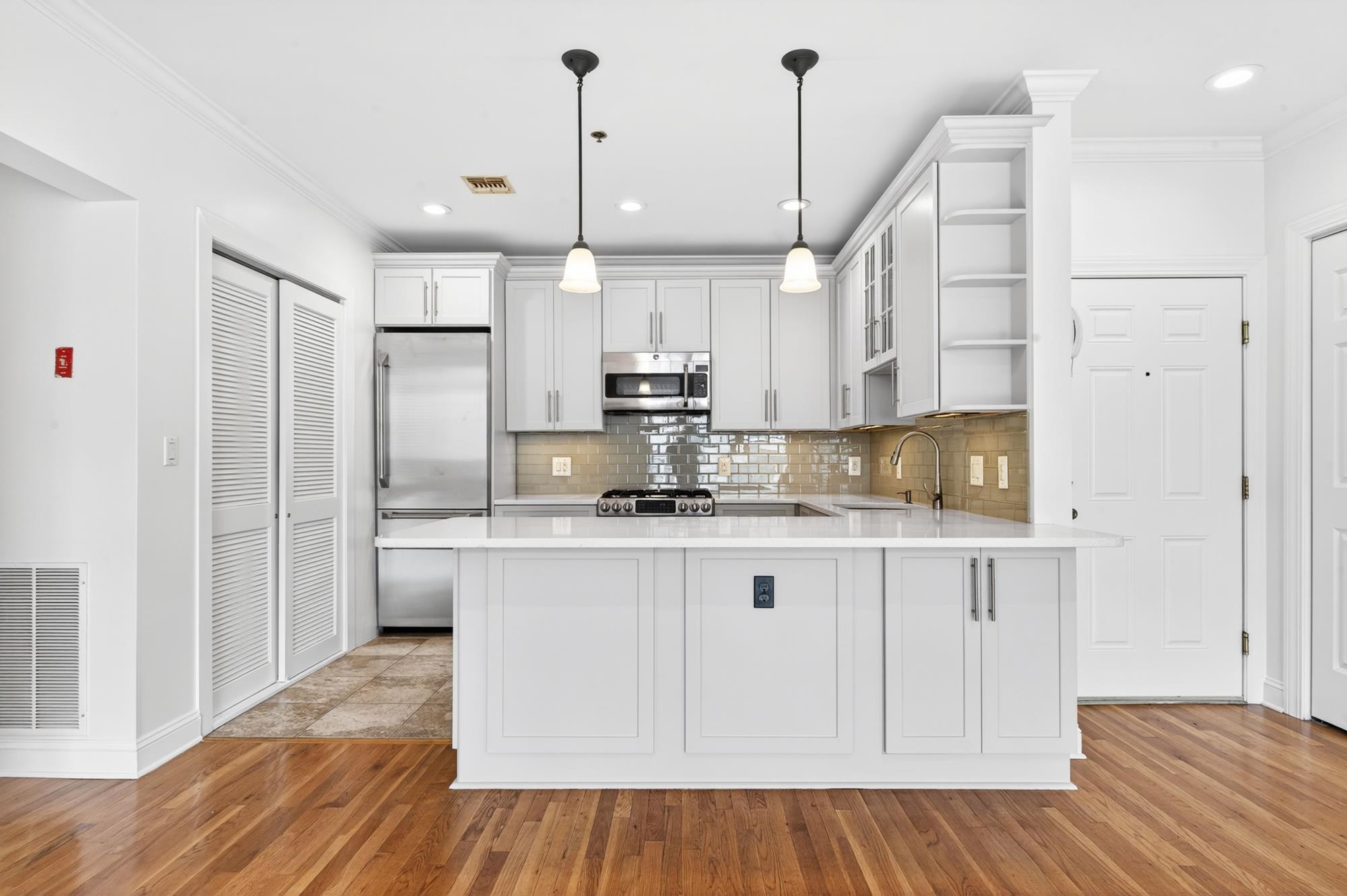 82 CLINTON ST Unit: 4E