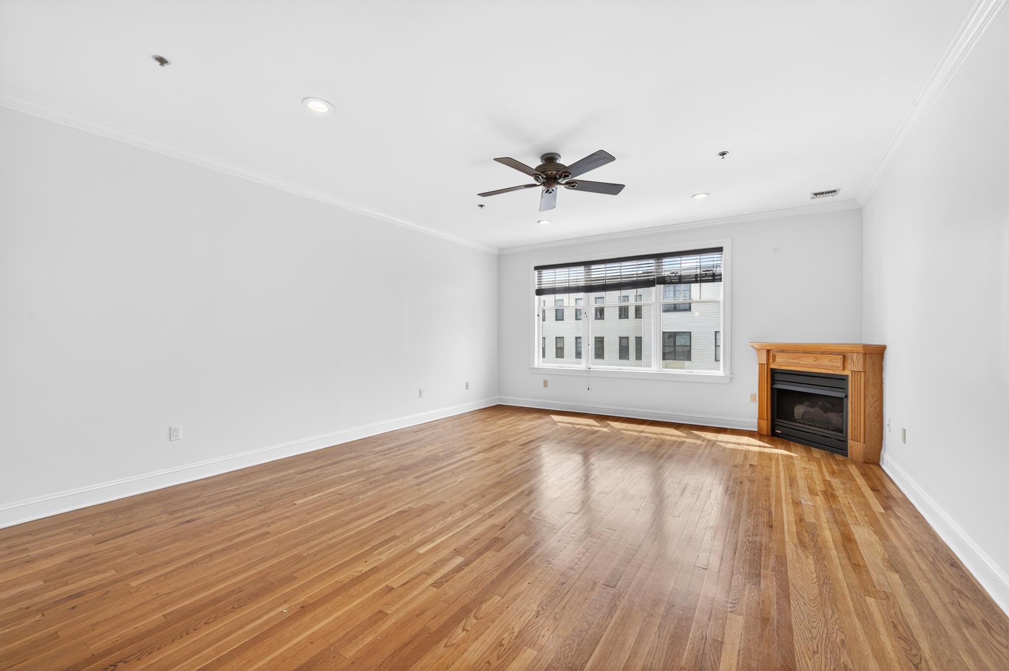 82 CLINTON ST Unit: 4E