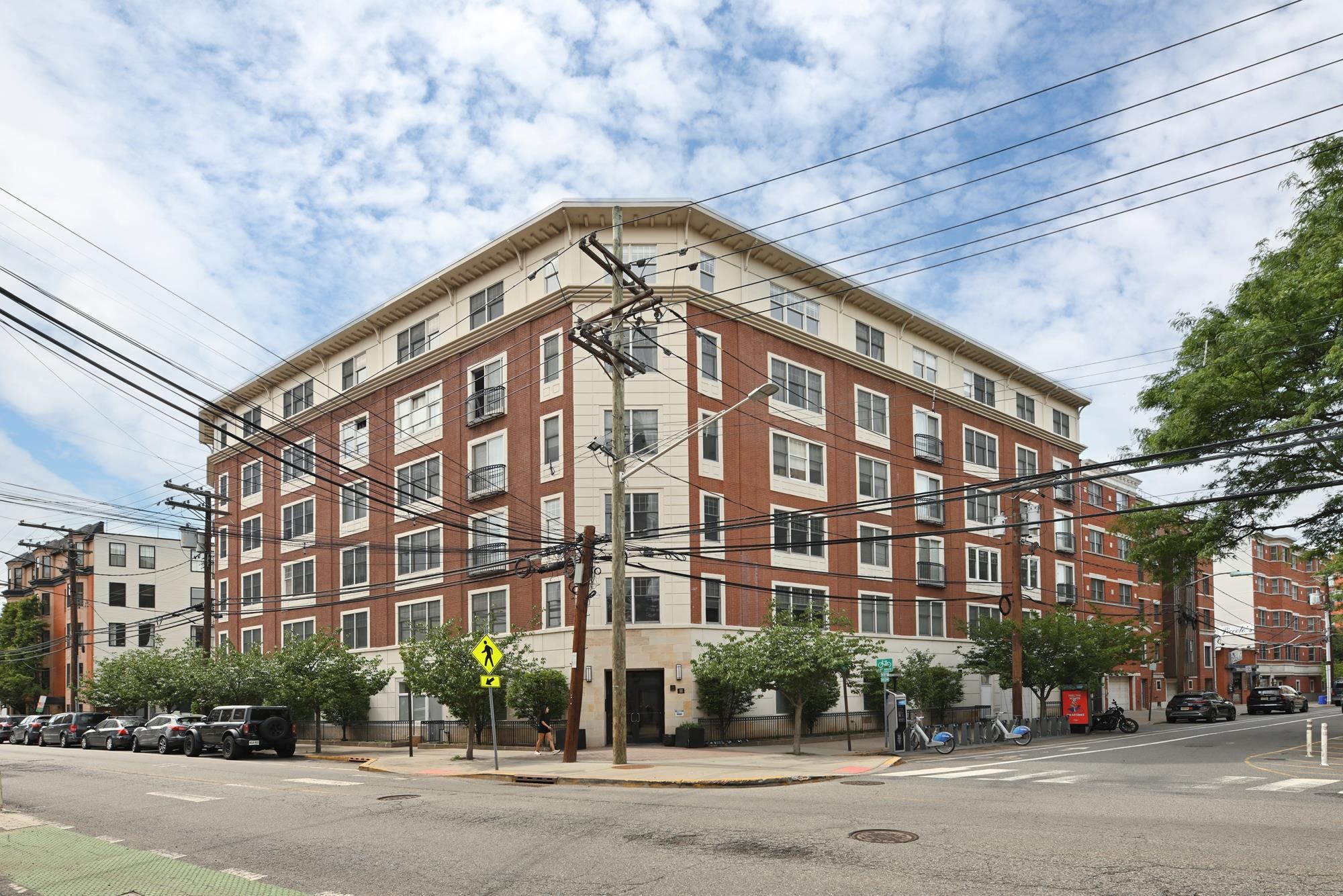 82 CLINTON ST Unit: 4E