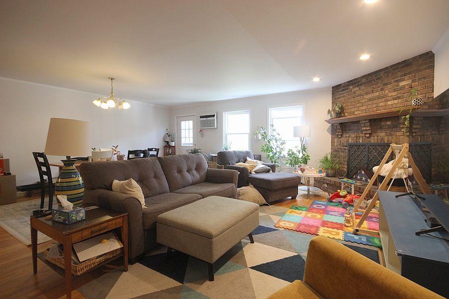 602 MONROE ST Unit: 2