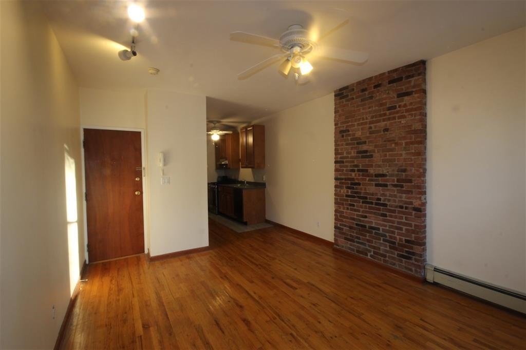 112 JEFFERSON ST Unit: 2S