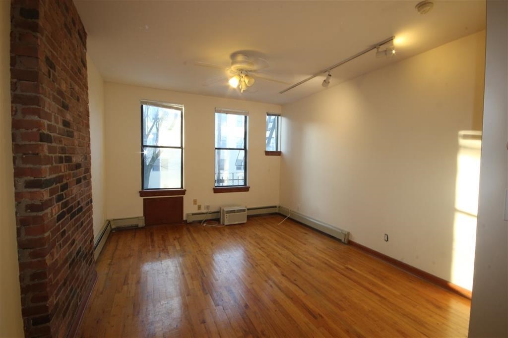 112 JEFFERSON ST Unit: 2S