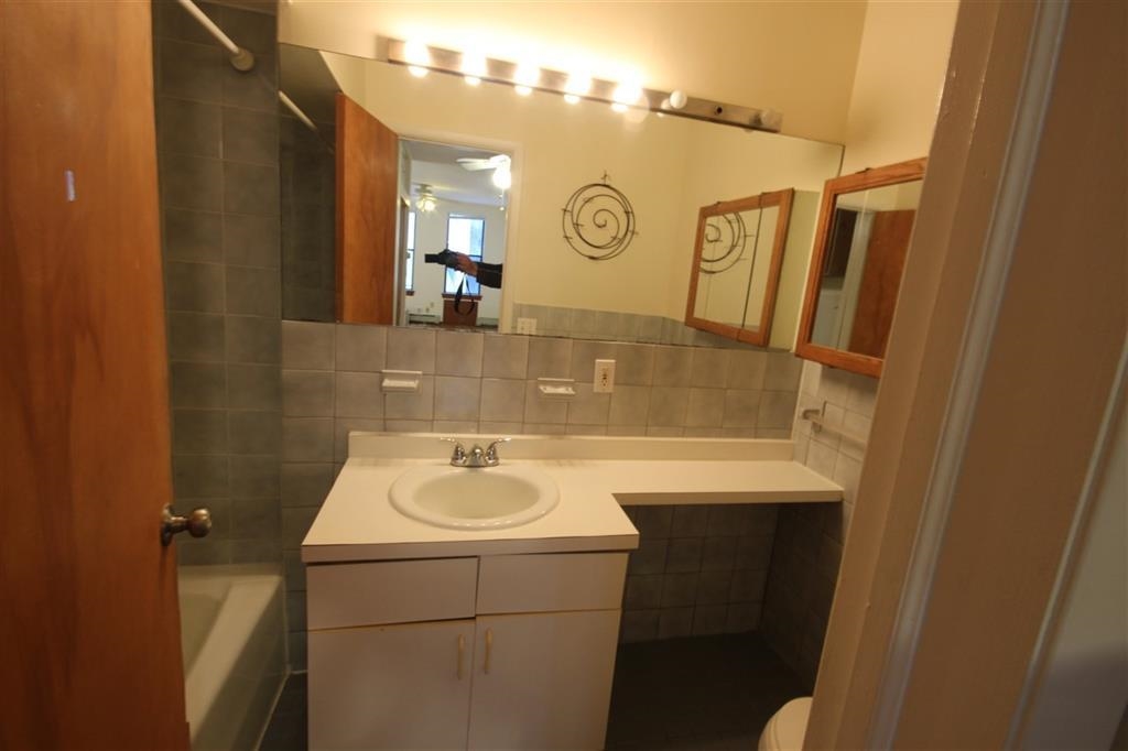112 JEFFERSON ST Unit: 2S