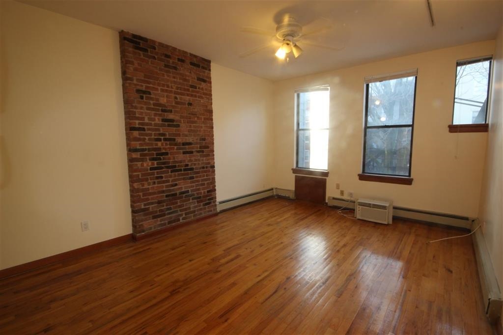 112 JEFFERSON ST Unit: 2S