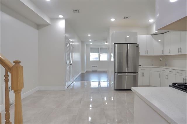 647 OCEAN AVE Unit: 1
