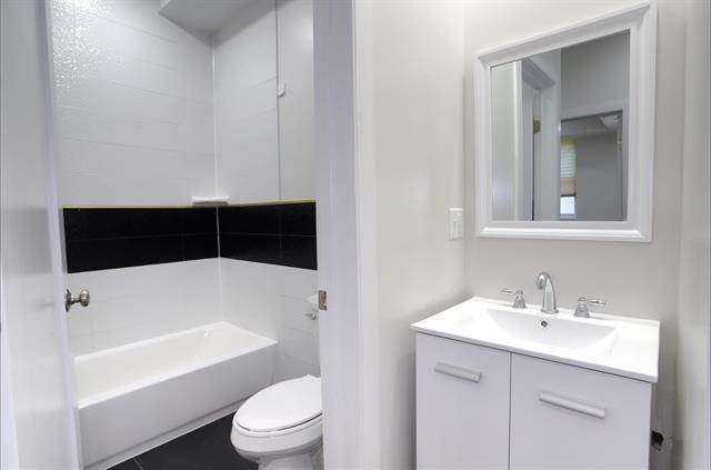 647 OCEAN AVE Unit: 1
