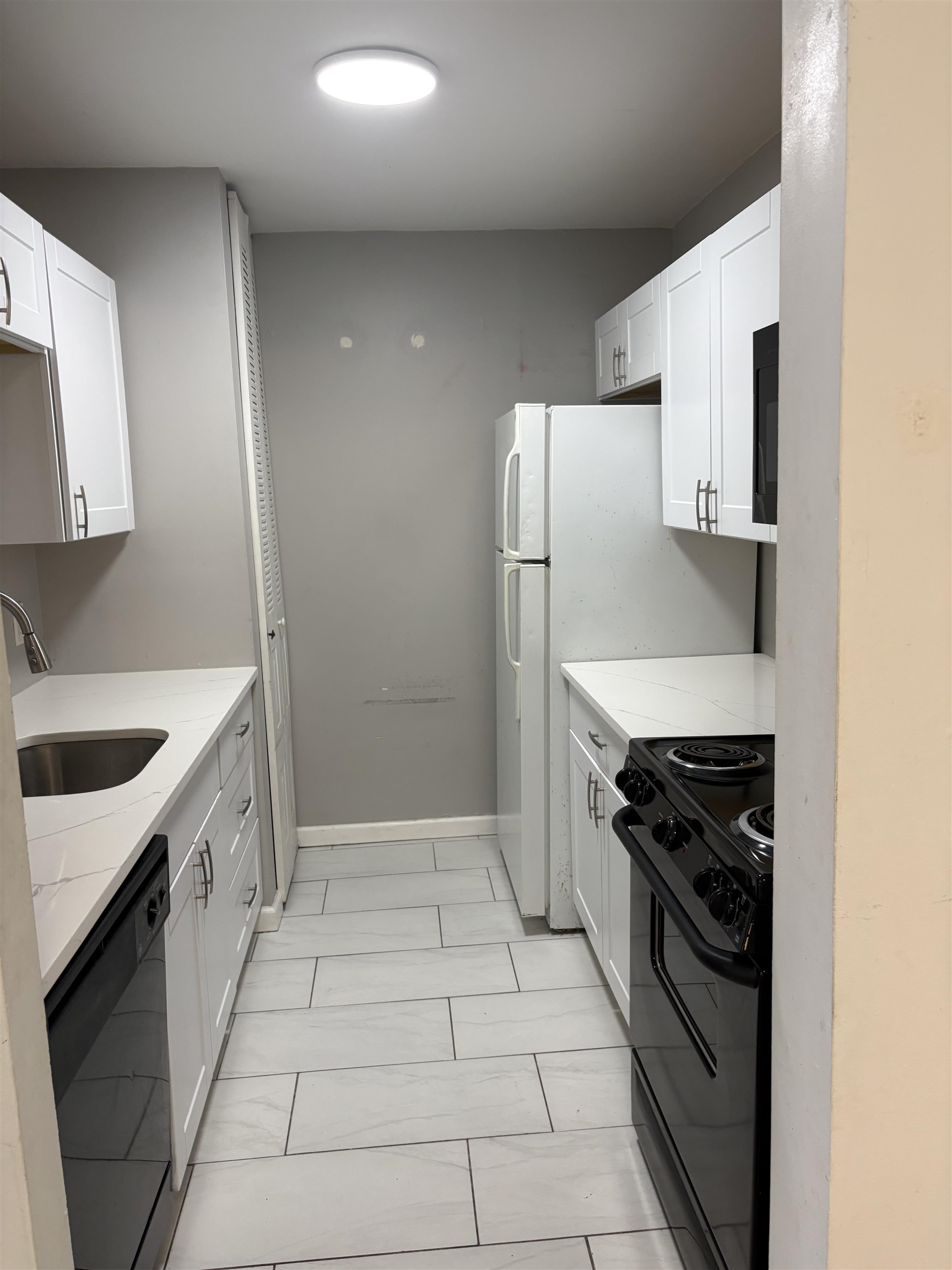 9019 WALL ST Unit: 4G