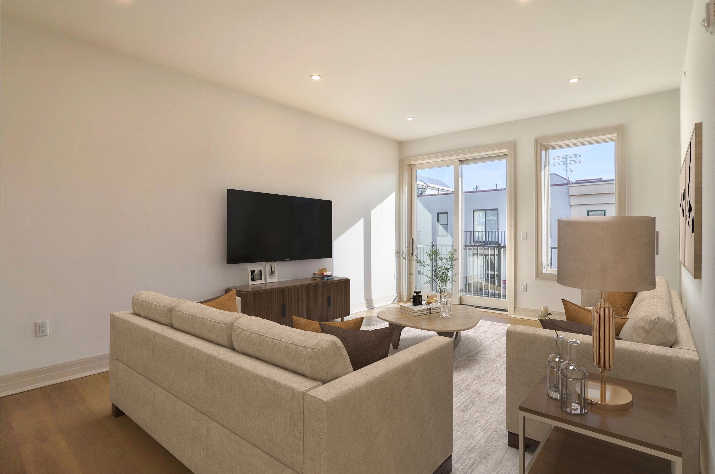 921 MADISON ST Unit: 502