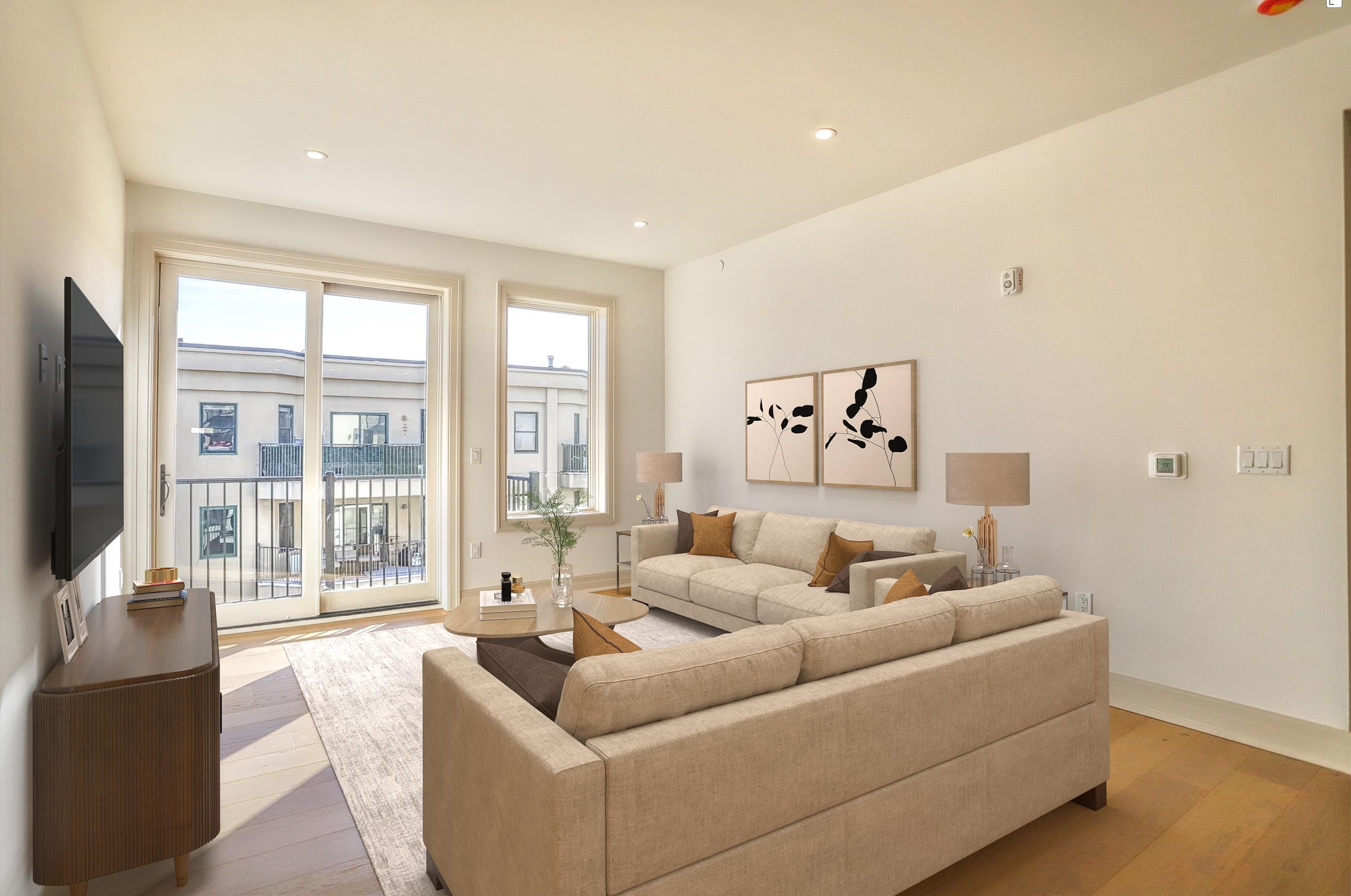 921 MADISON ST Unit: 502