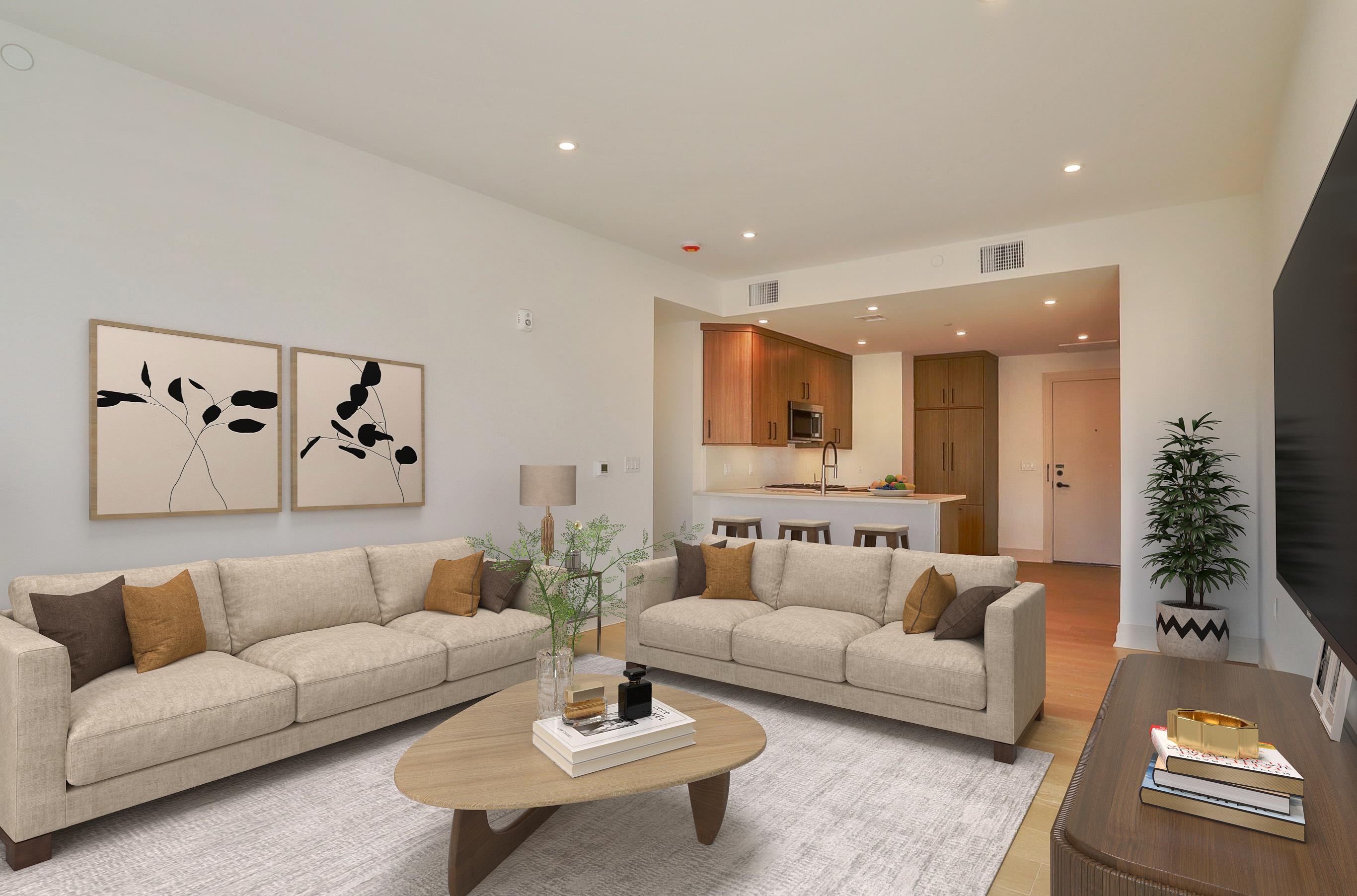 921 MADISON ST Unit: 502