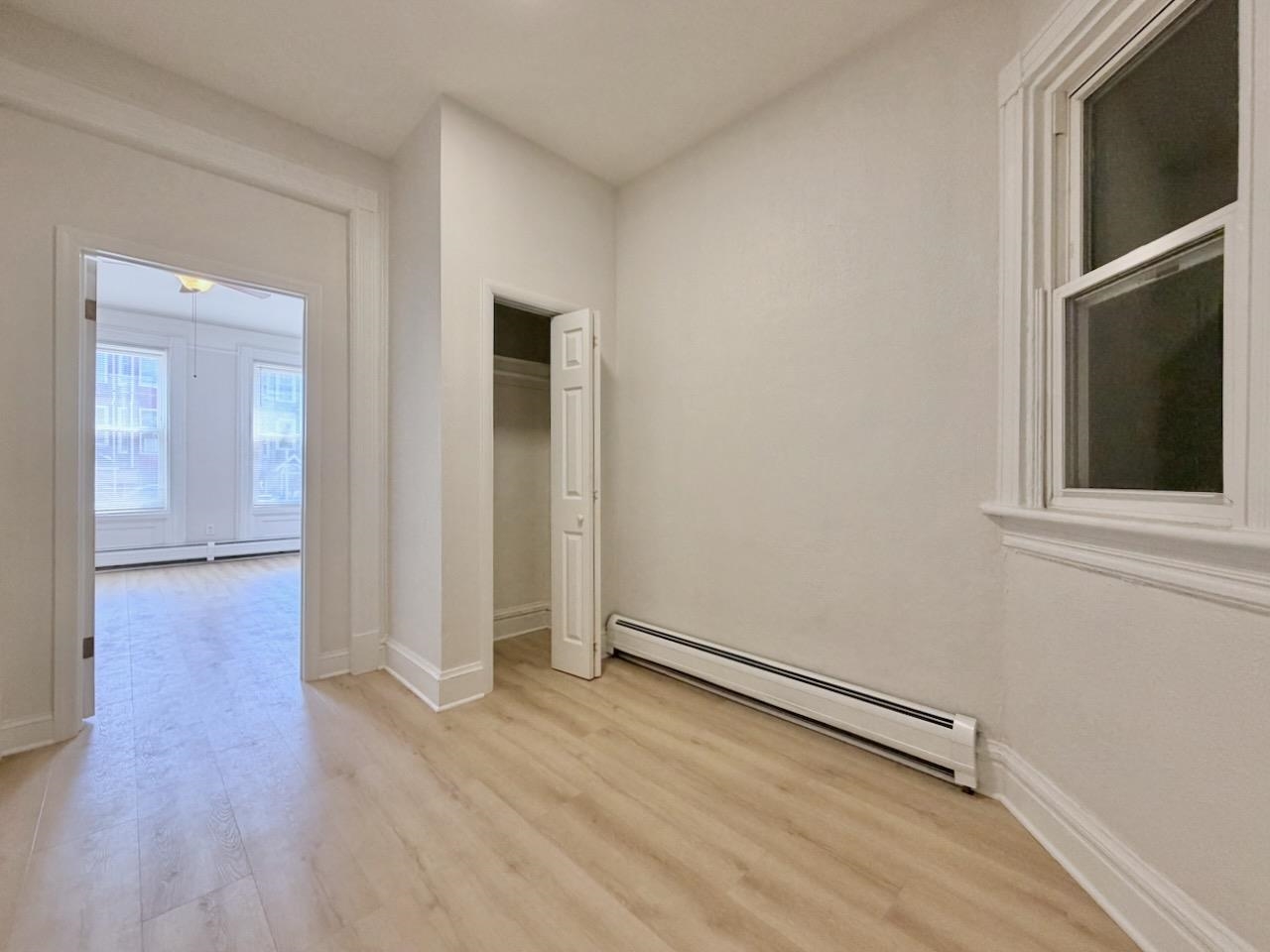 330 PAVONIA AVE Unit: 1L
