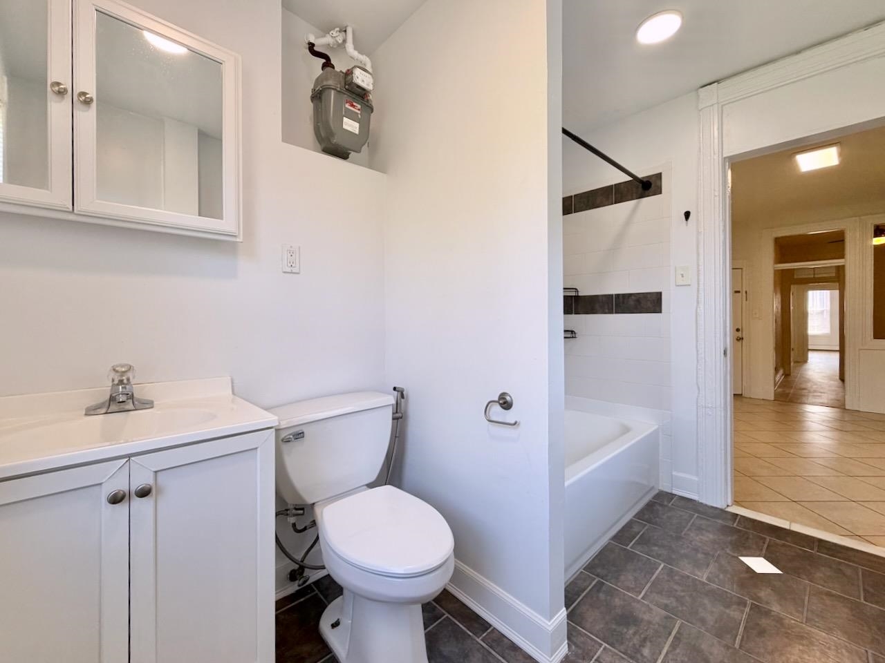 330 PAVONIA AVE Unit: 1L