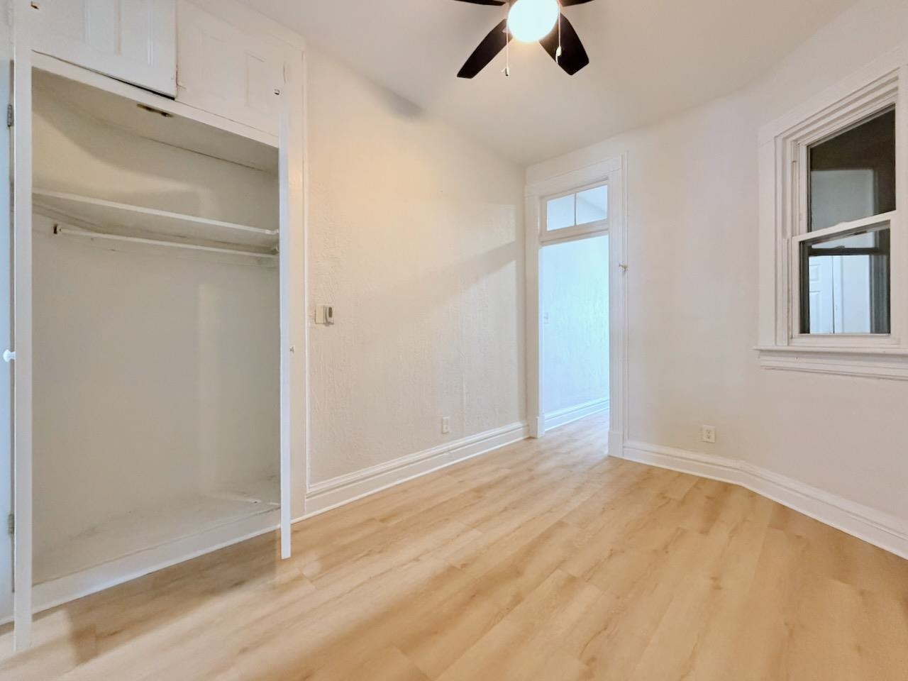 330 PAVONIA AVE Unit: 1L