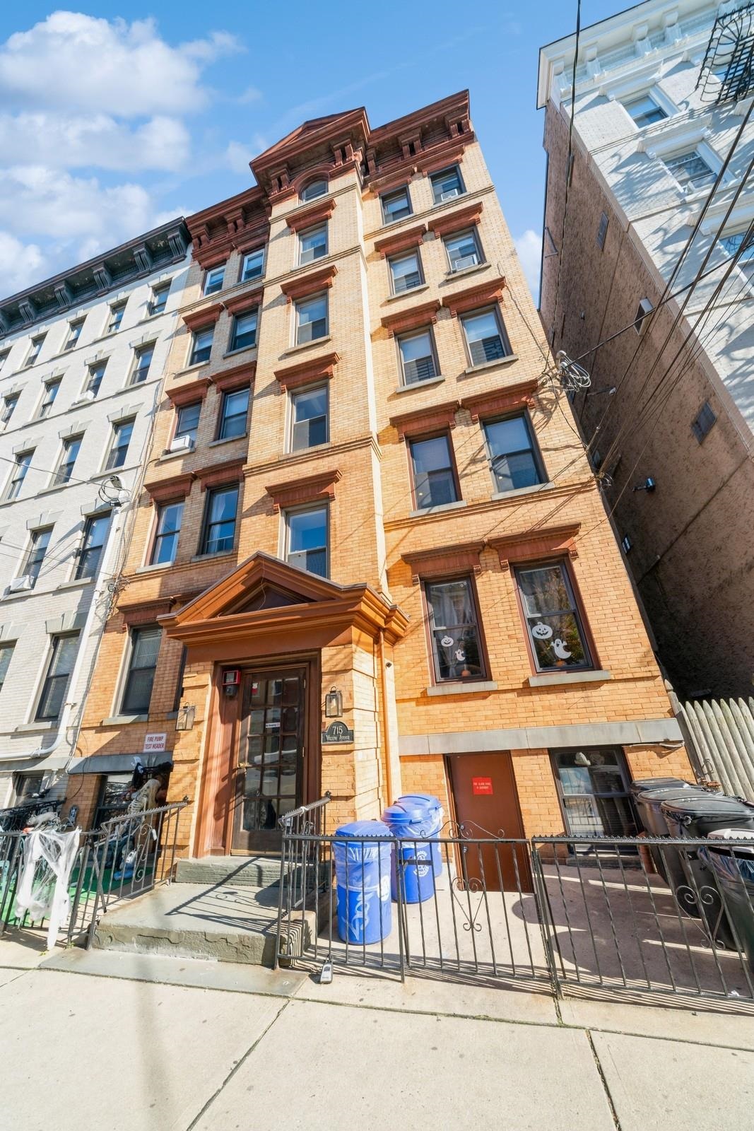 715 WILLOW AVE Unit: 5B (10)