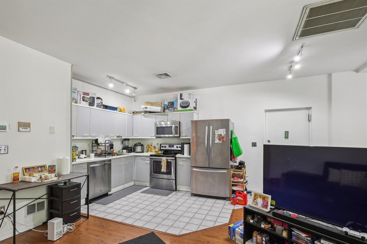 75 LIBERTY AVE Unit: A16