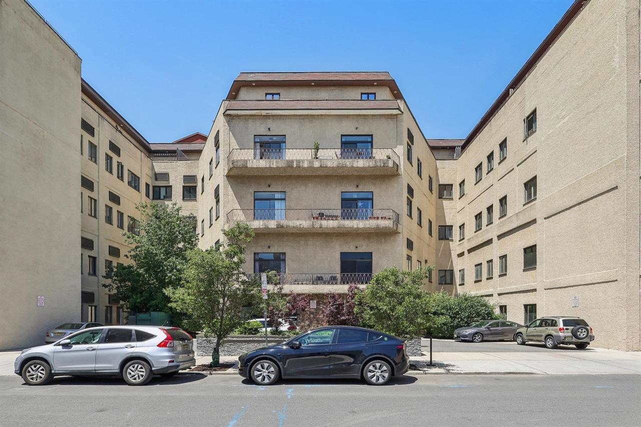 75 LIBERTY AVE Unit: A16