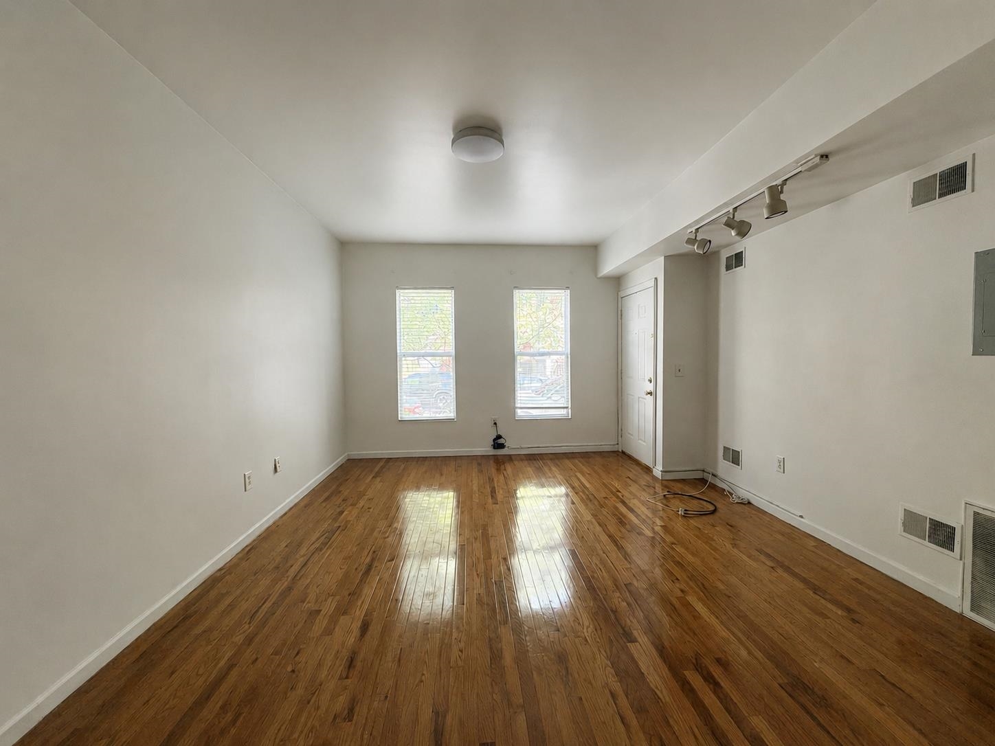 159 SUSSEX ST Unit: 1