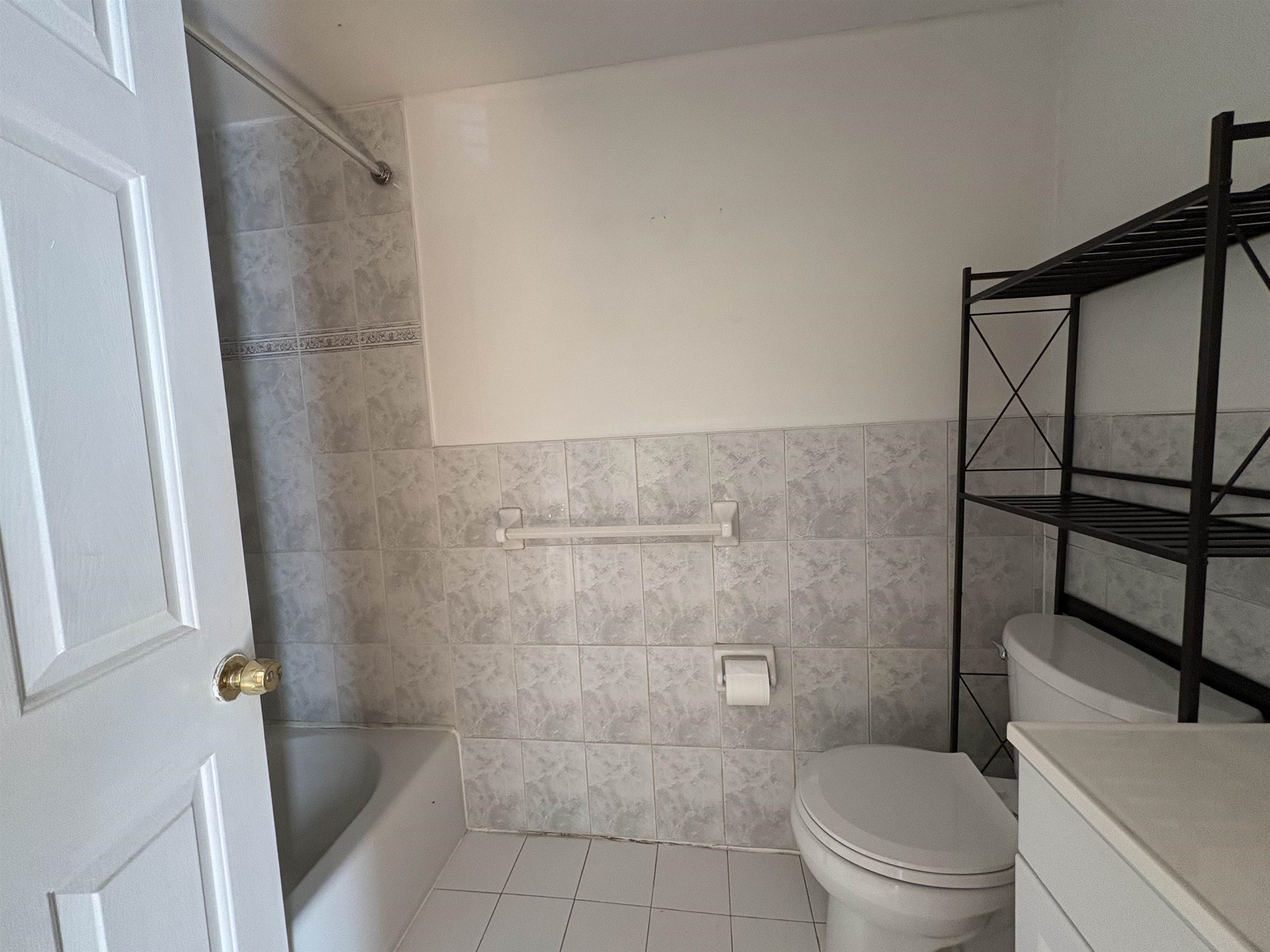 159 SUSSEX ST Unit: 1