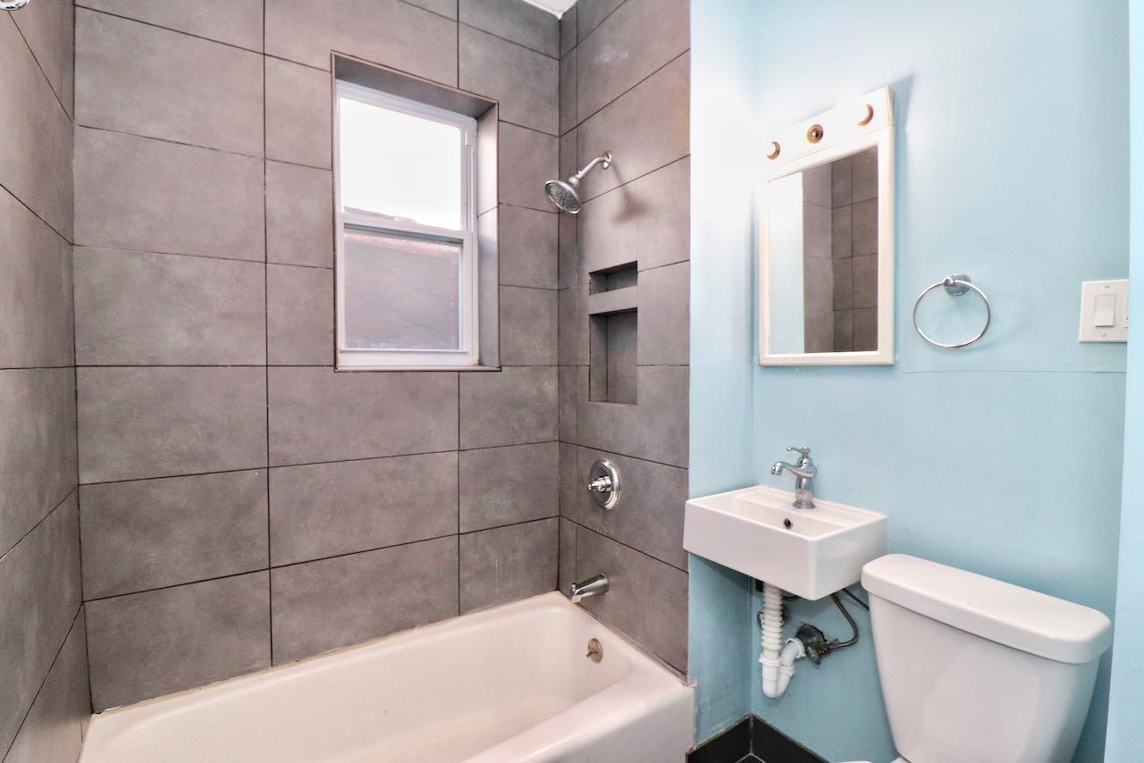 388 BALDWIN AVE Unit: 3