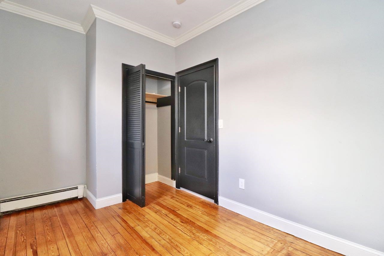 388 BALDWIN AVE Unit: 3