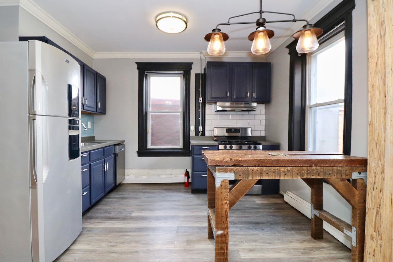 388 BALDWIN AVE Unit: 3